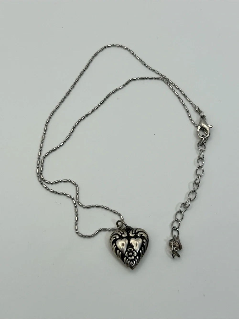Vintage Ornate Heart Pendant Necklace - Silver-tone Petite Chain 18